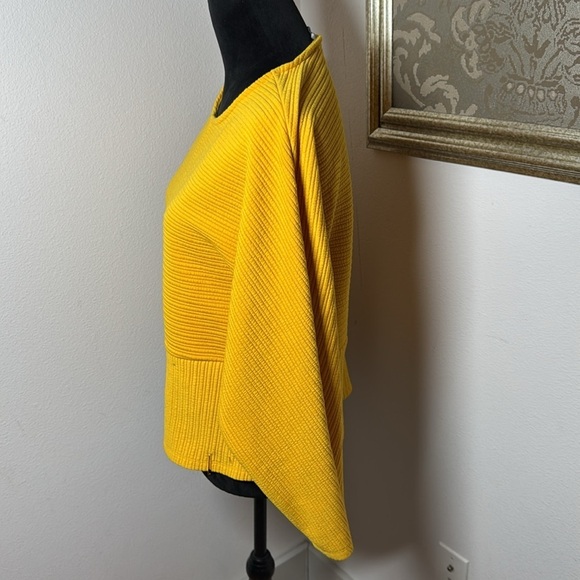 MARC NEW YORK Andrew Marc Sz M Pullover Top blouse 
Dolman Sleeve Mango Yellow - Picture 3 of 5